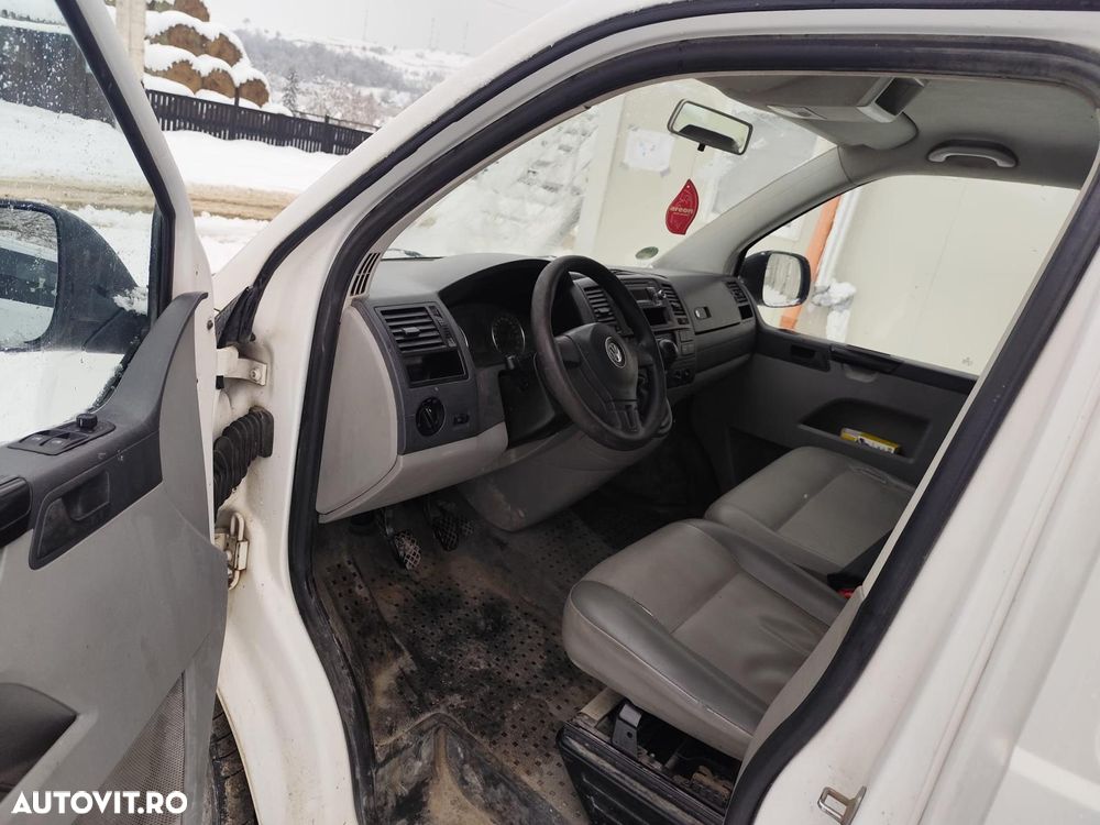Volkswagen Transporter - 2