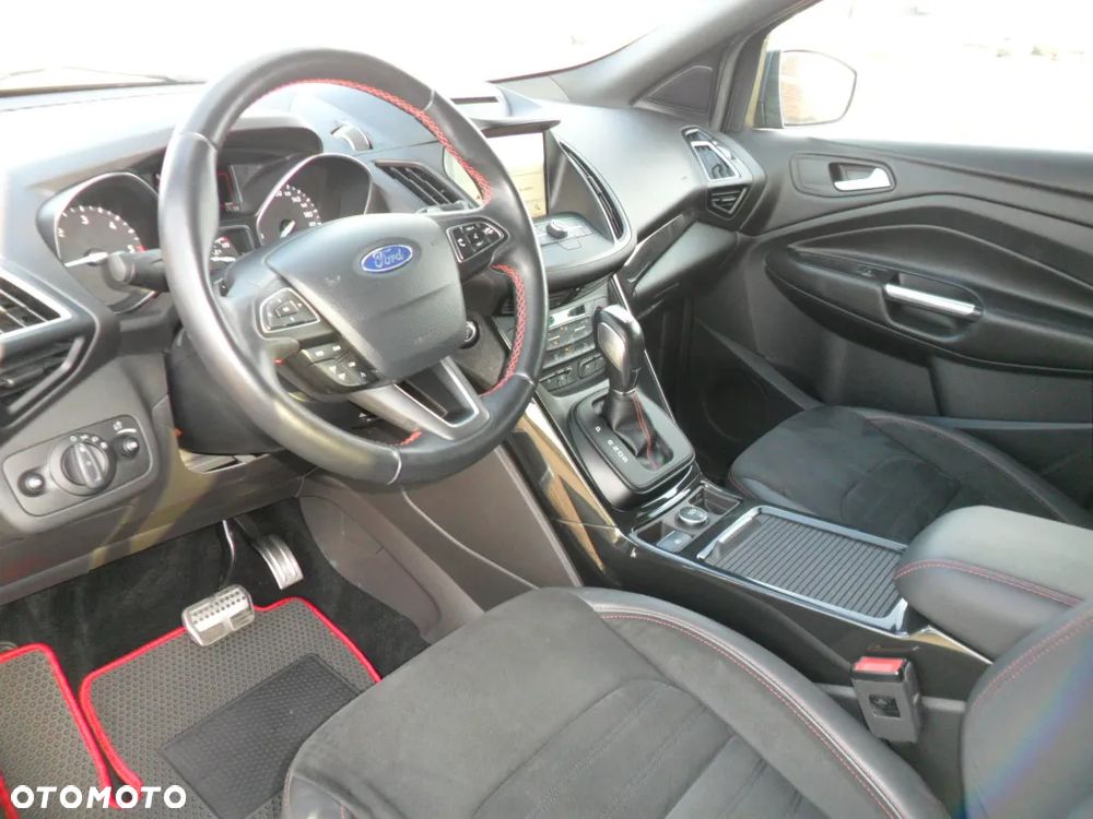 Ford Kuga 1.5 TDCi 2x4 ST-Line - 18