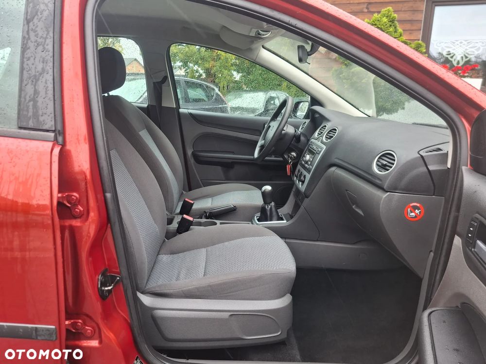 Ford Focus 1.6 16V Style - 25