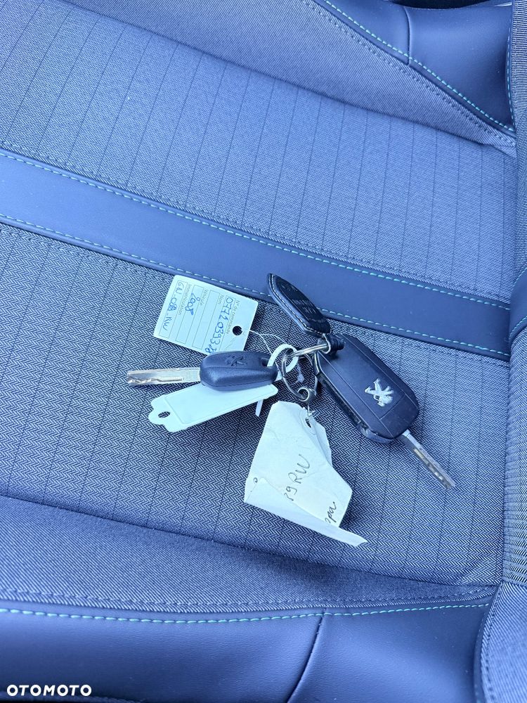 Peugeot 2008 BlueHDi 130 EAT8 Allure - 35