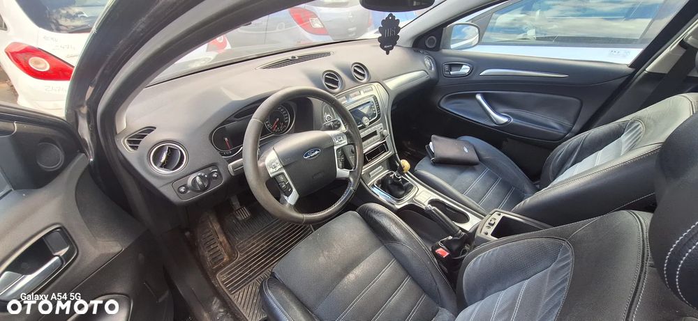 Ford Mondeo MK4 z silnikiem 2,5 T z ozn HUBA I skrzynia manualna 6 biegów lakier G6 - 6