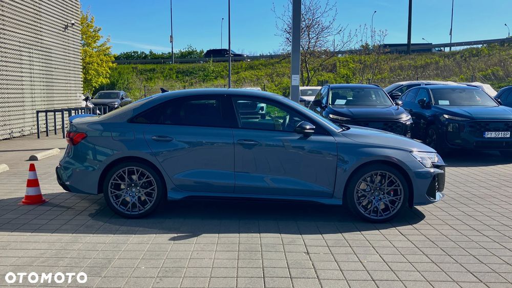Audi RS3 Limousine - 8