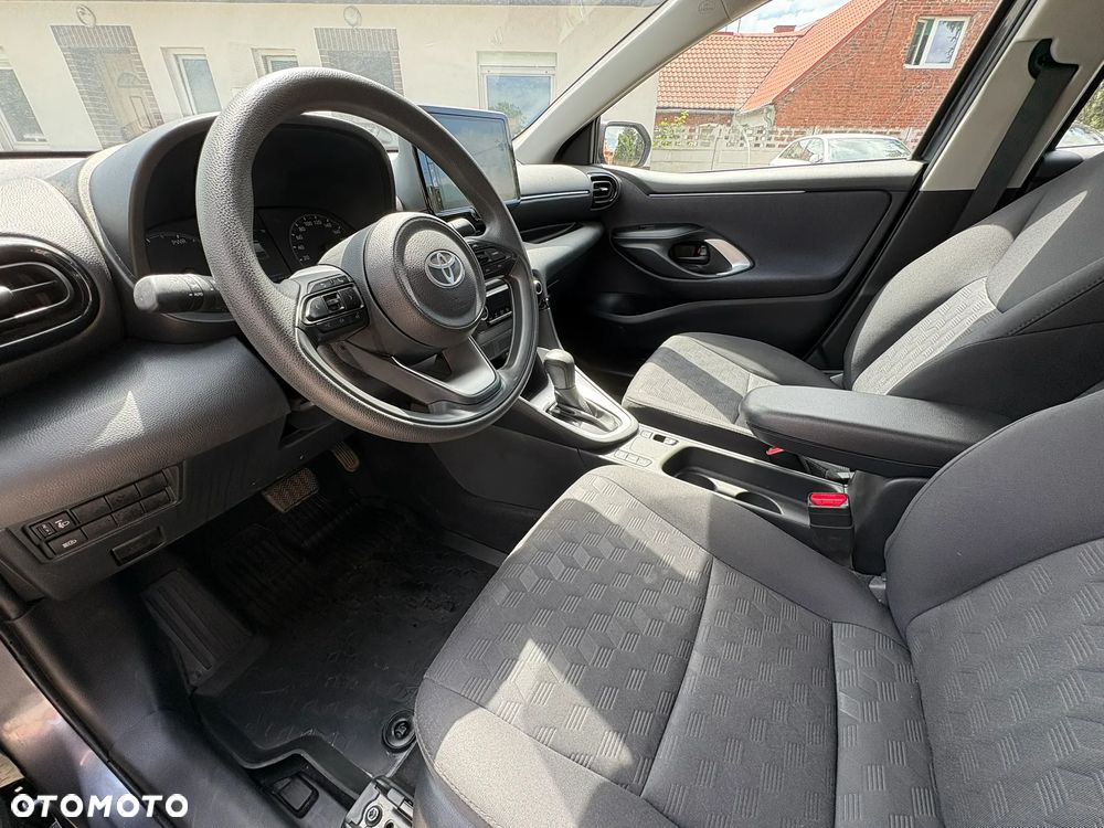 Toyota Yaris - 10
