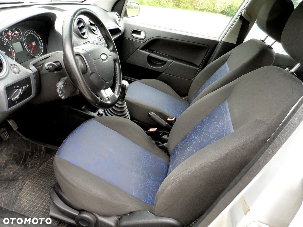 Ford Fiesta 1.4 Ambiente - 16