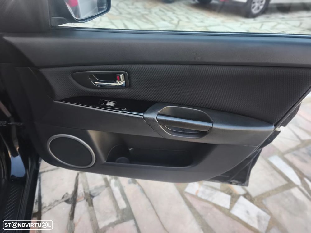 Mazda 3 Hatchback MZ-CD 1.6 Exclusive - 11