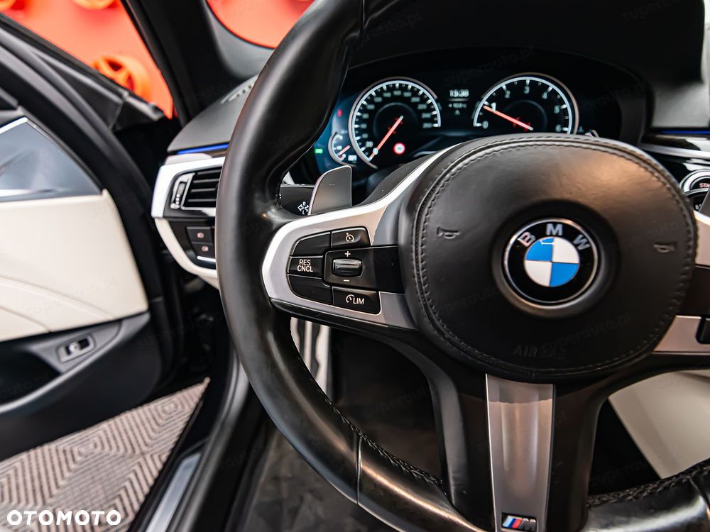 BMW Seria 5 530i xDrive - 17
