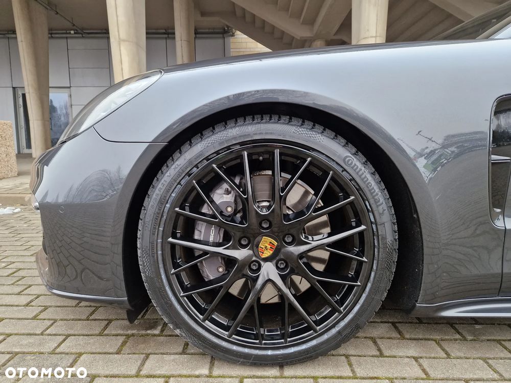 Porsche Panamera 4 - 33