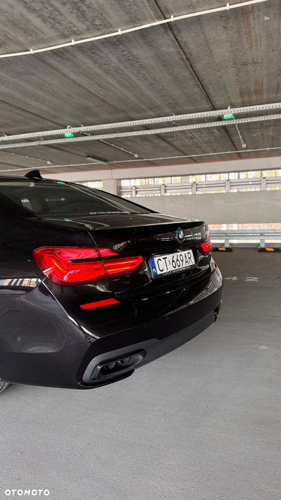 BMW Seria 7 750i xDrive - 12