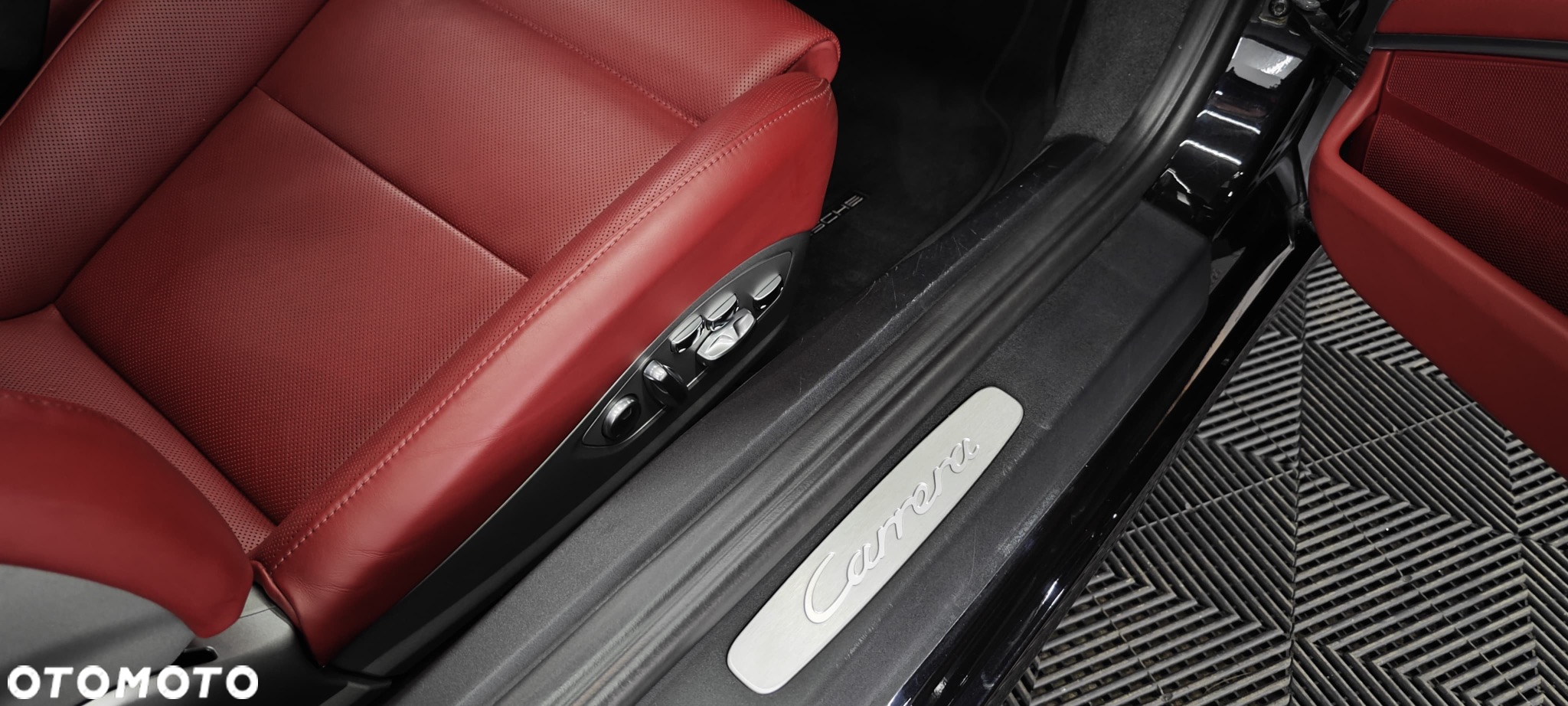 Porsche 911 Carrera PDK - 31