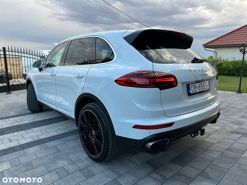 Porsche Cayenne Standard - 1