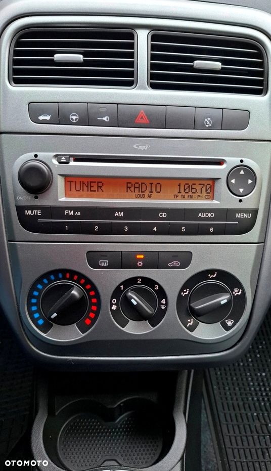 Fiat Grande Punto Actual 1.4 8V Estiva Blue&Me Euro5 - 14