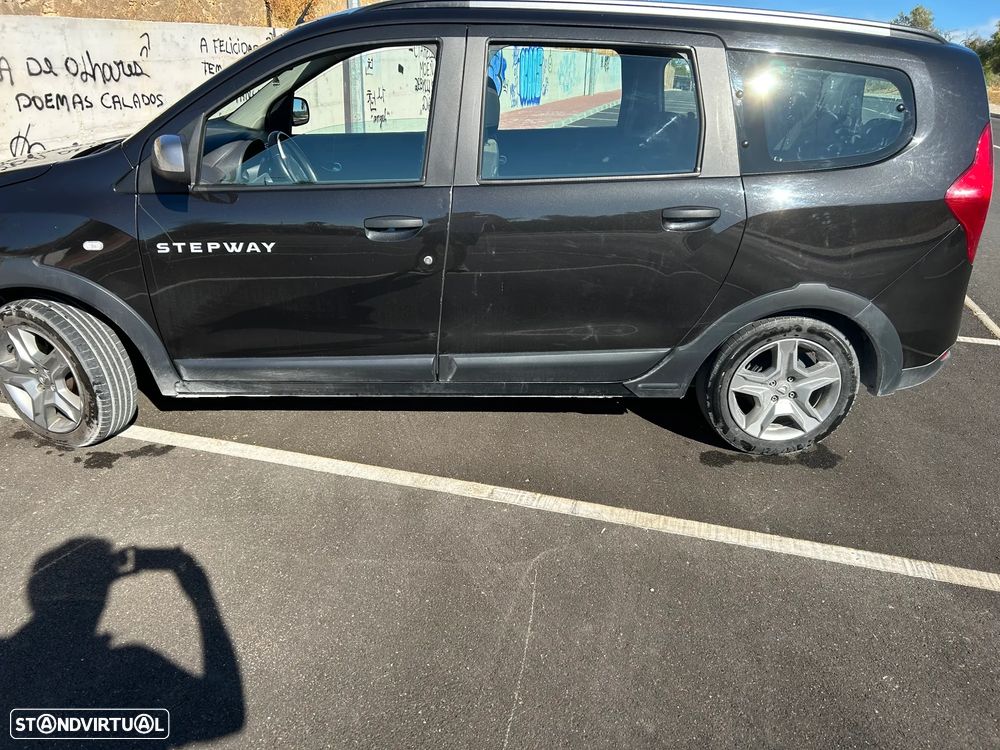 Dacia Lodgy 1.5 Blue dCi Stepway 7L - 4