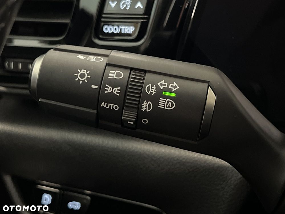 Lexus NX 350h Business AWD - 31