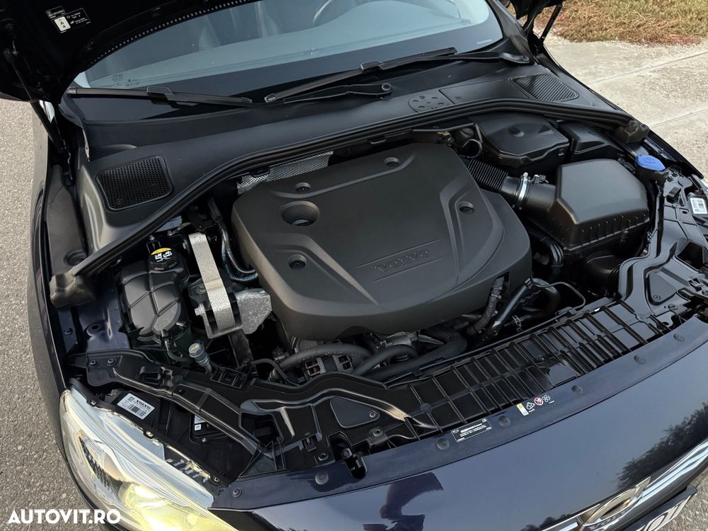 Volvo V60 D3 Momentum Pro - 23