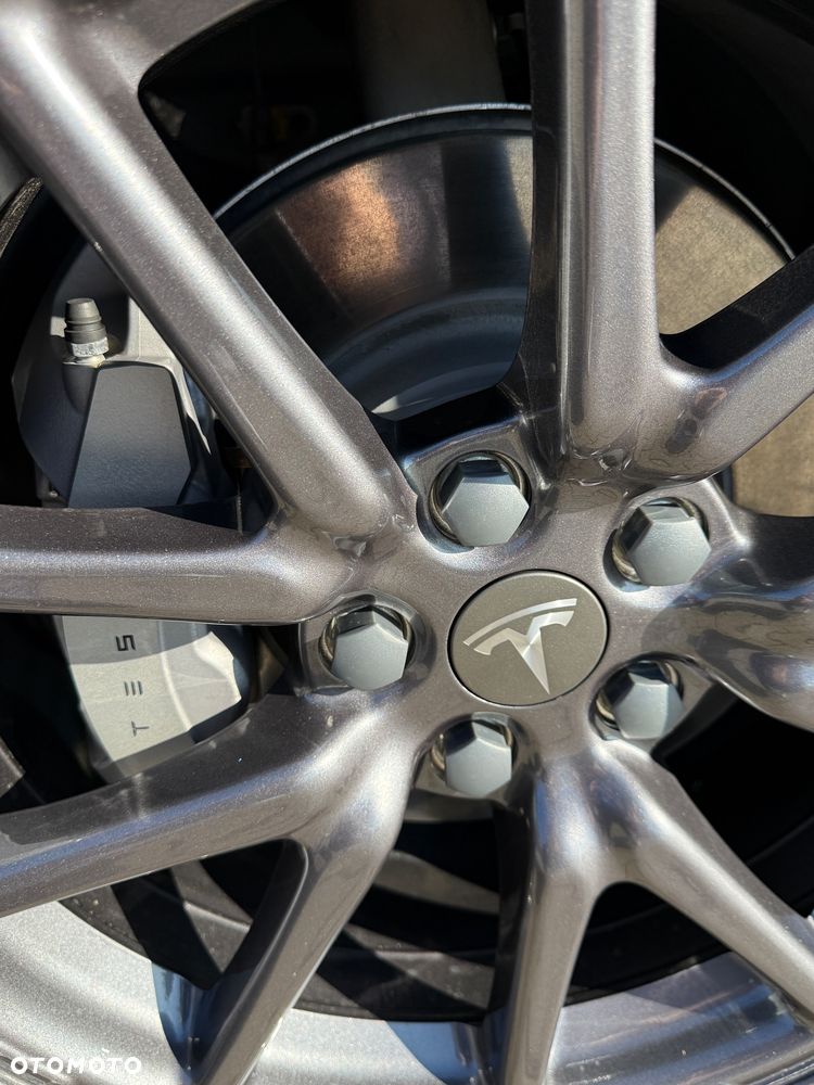 Tesla Model 3 - 10