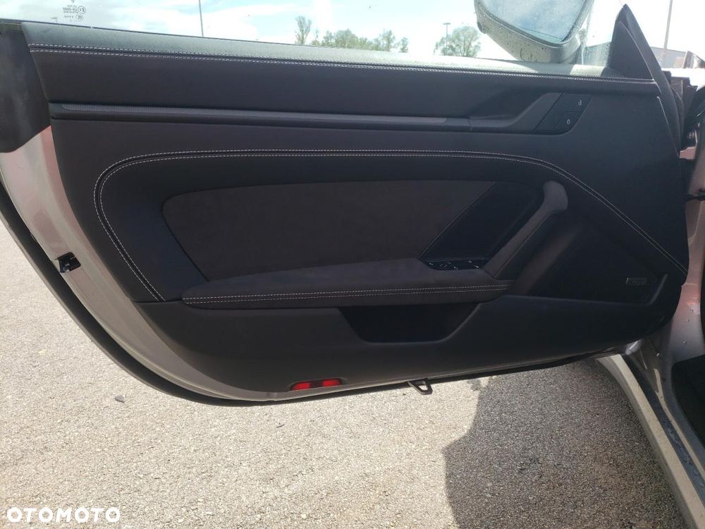 Porsche 911 Carrera 4 GTS PDK - 7