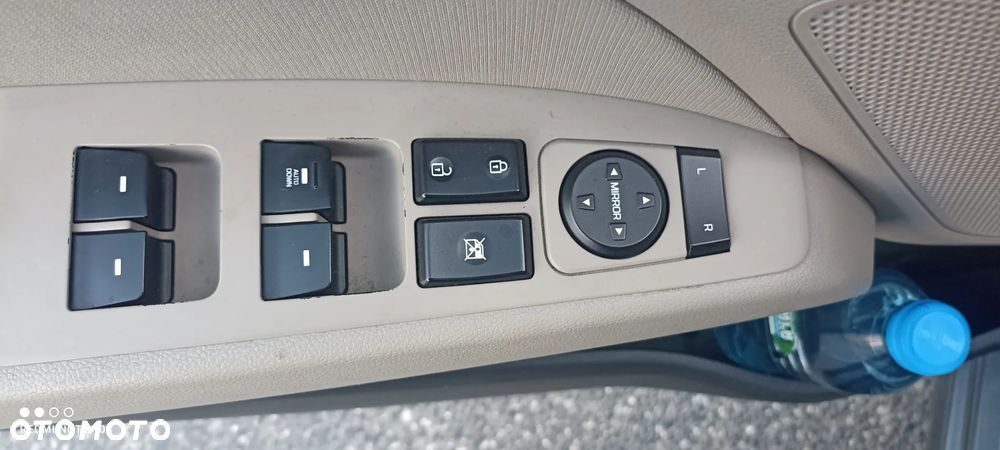 Hyundai Elantra 1.6 CRDi Comfort - 18