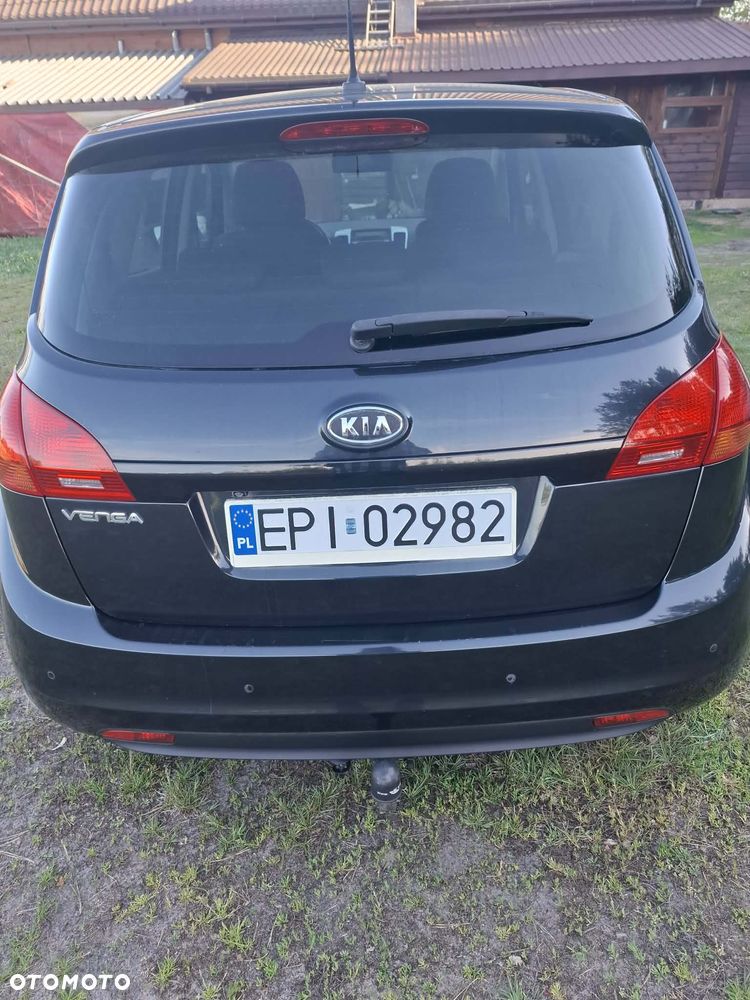 Kia Venga - 8