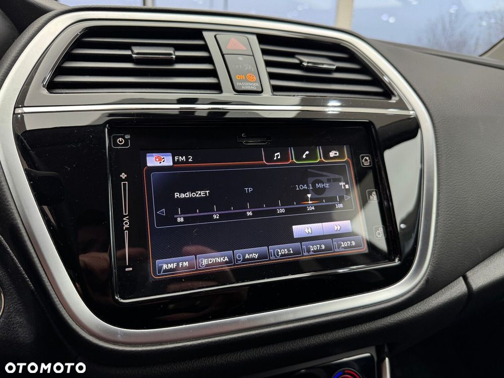 Suzuki SX4 S-Cross 1.4 T Premium 4WD - 29