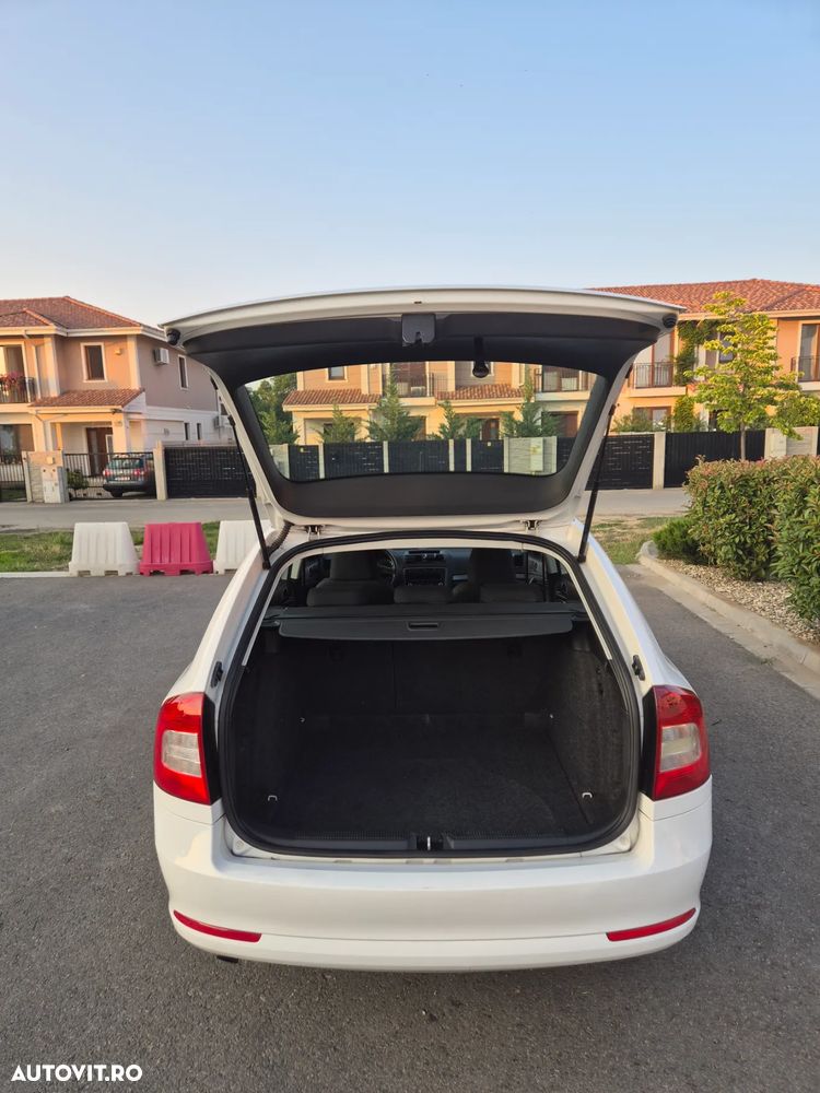 Skoda Octavia 1.6 TDI Ambiente - 6