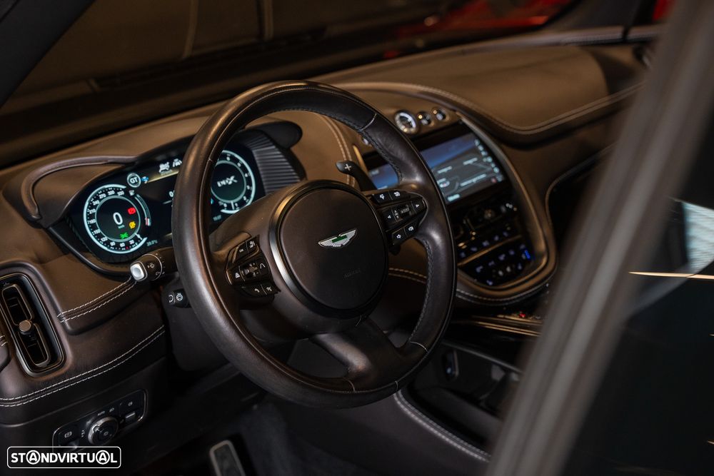 Aston Martin DBX - 18