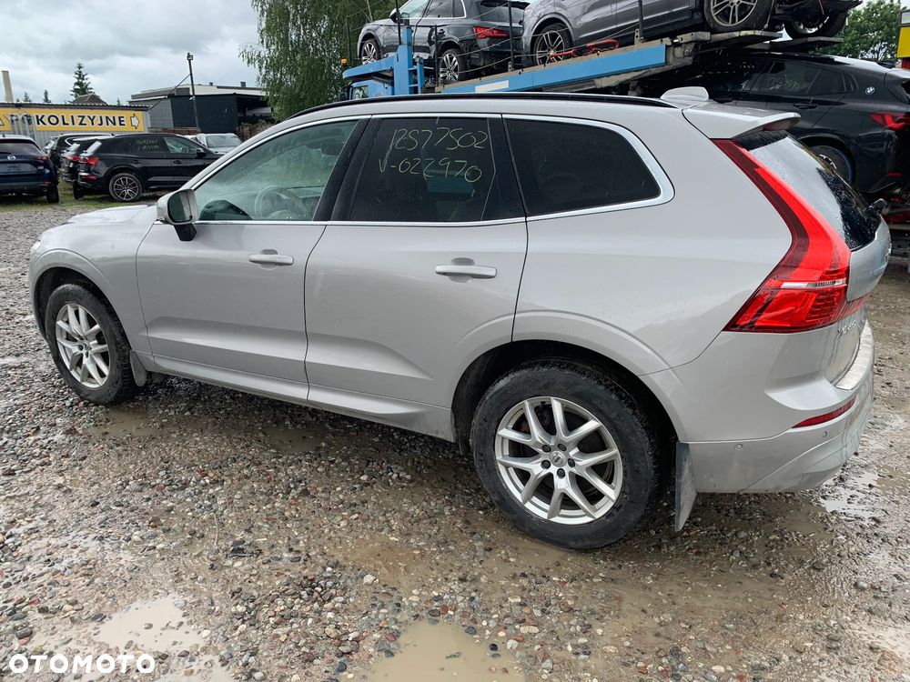 Volvo XC 60 B6 B AWD Momentum - 9