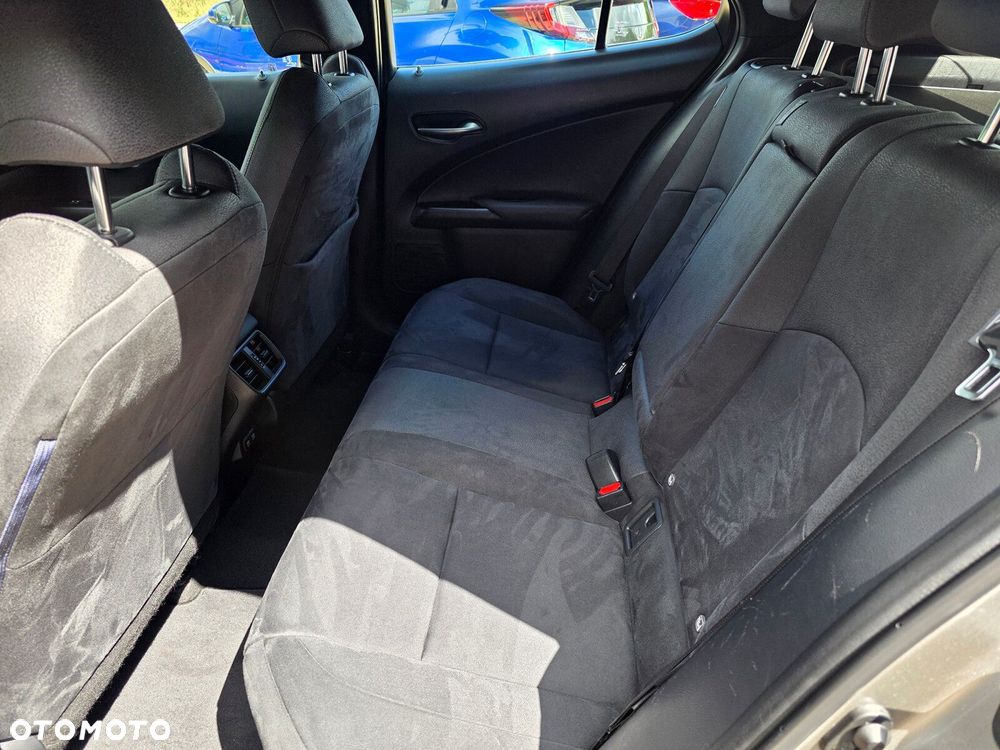 Lexus UX - 14