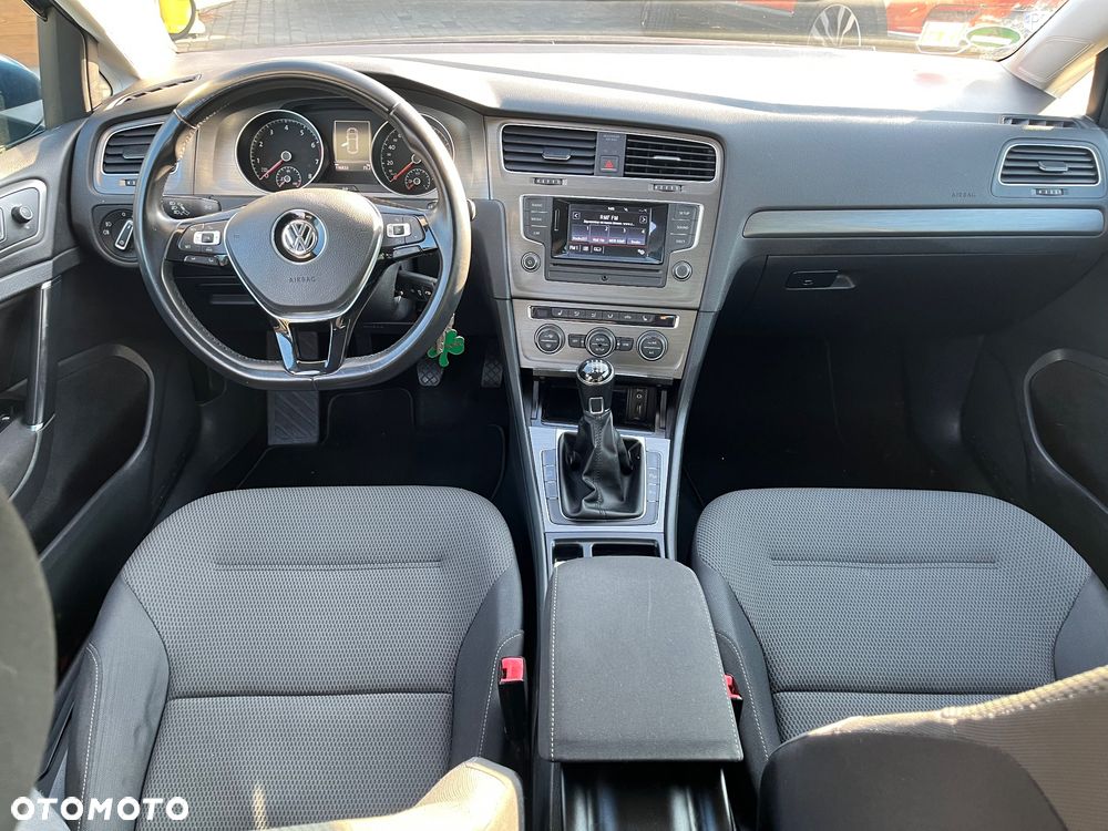 Volkswagen Golf - 18
