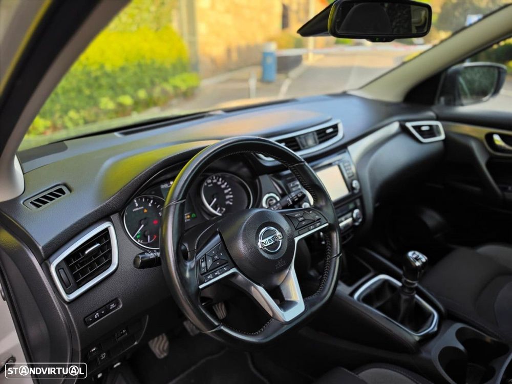 Nissan Qashqai 1.5 dCi N-Connecta - 6