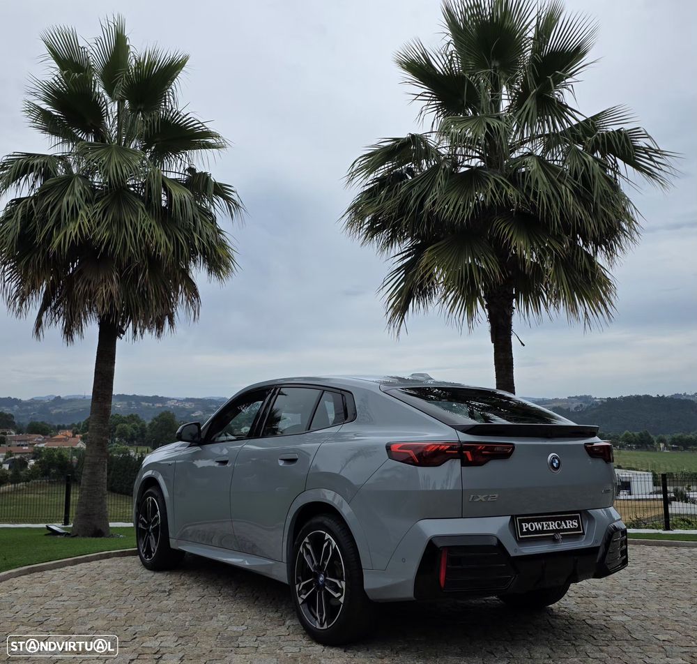 BMW iX2 eDrive20 Pack Desportivo M - 10