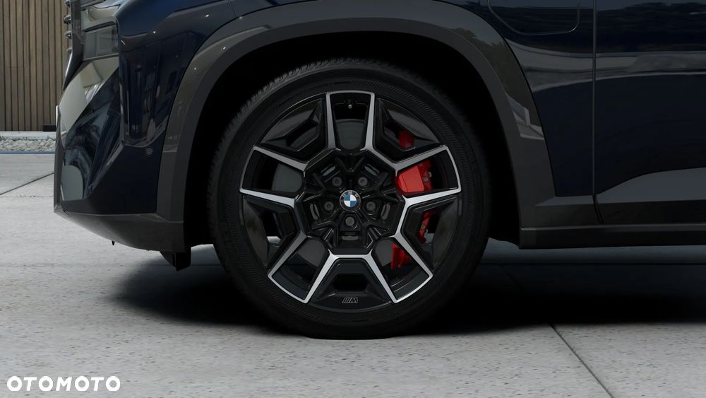 BMW XM - 13