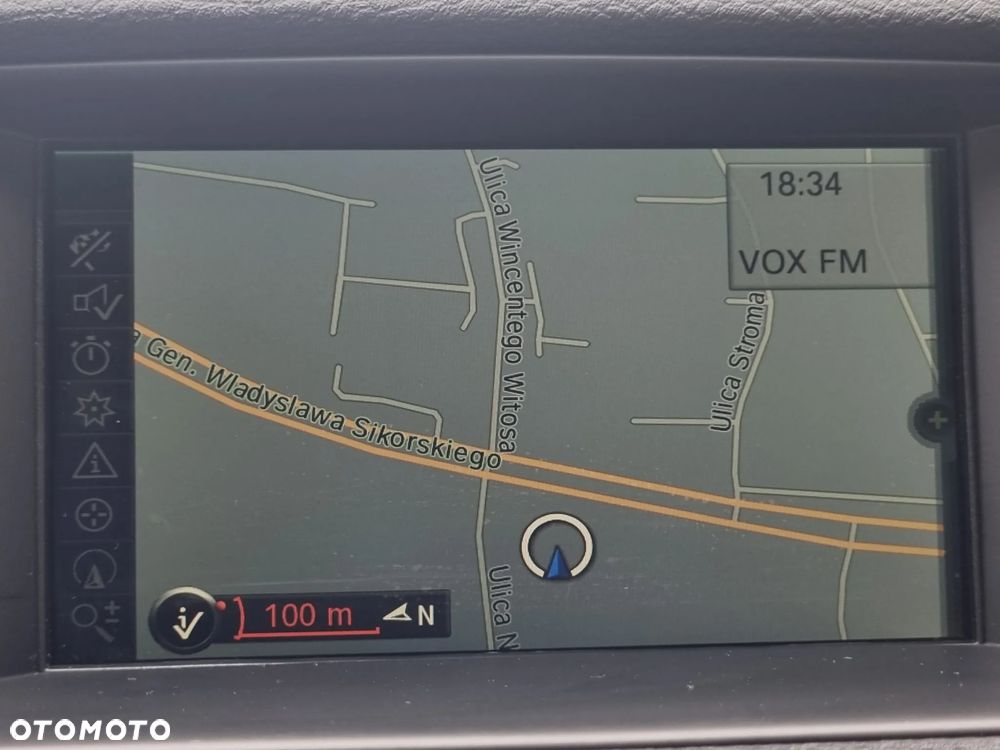 BMW X1 sDrive18d xLine - 28