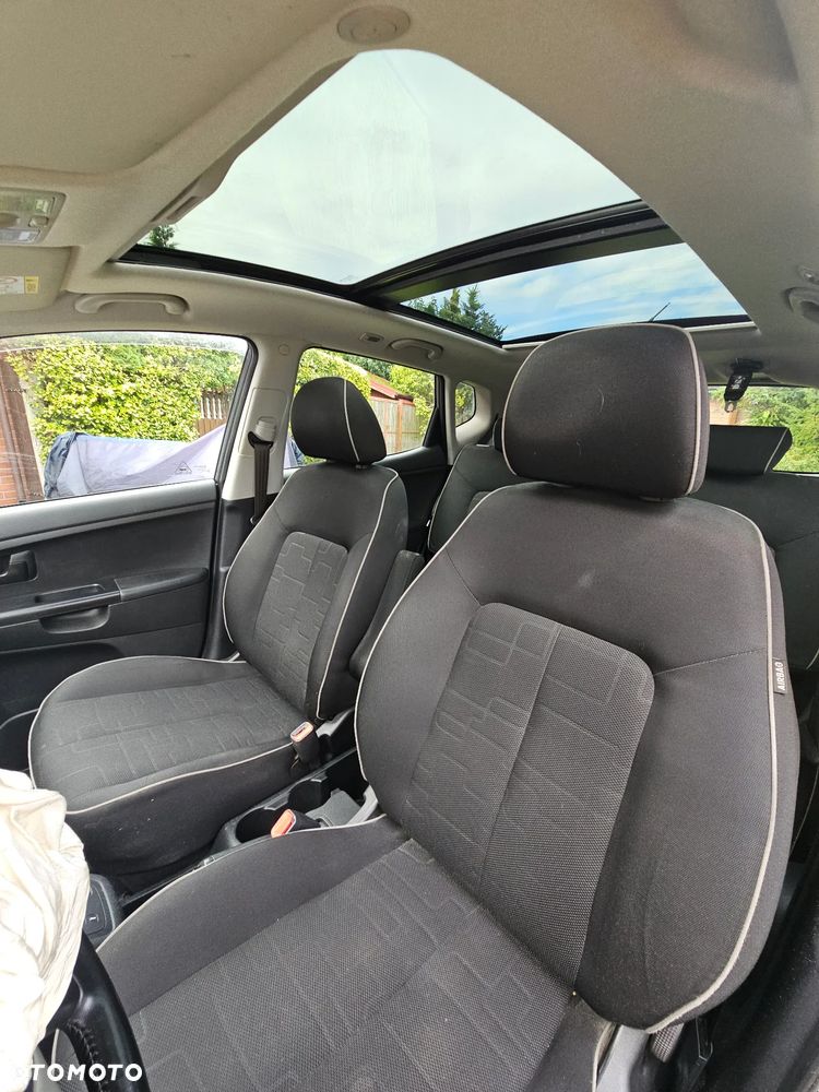 Kia Venga 2015 photo 4