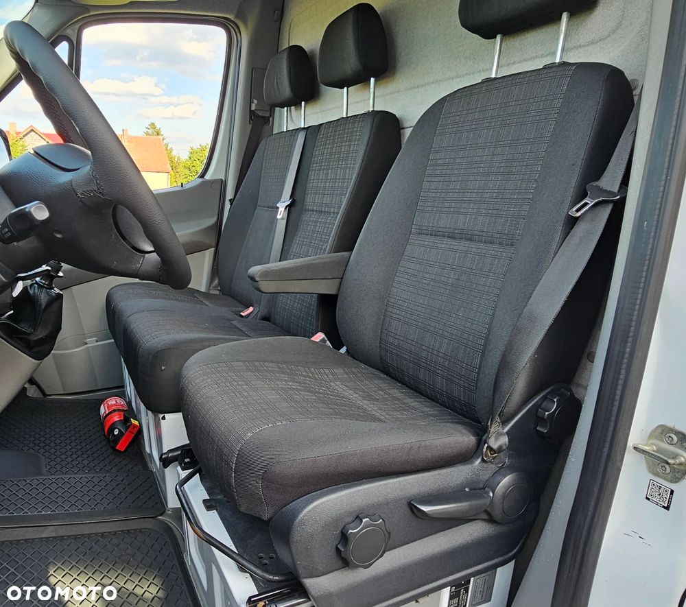 Mercedes-Benz Sprinter - 11