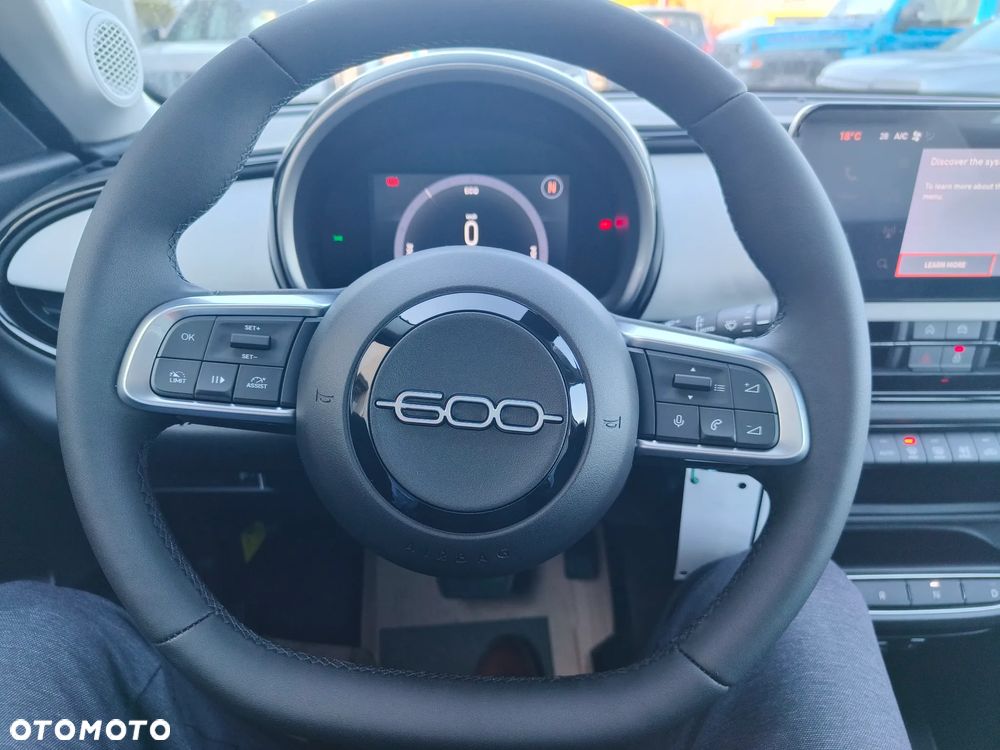 Fiat 600 1.2 Turbo Pop eDCT - 11