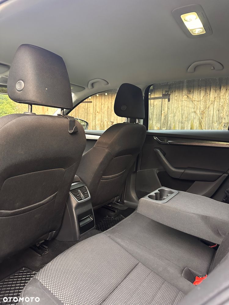 Skoda Octavia 2.0 TDI (Green tec) 4x4 DSG Scout - 9