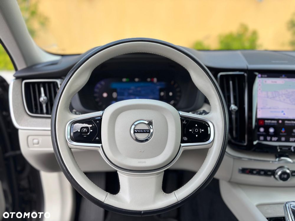 Volvo XC 60 B4 D Plus Bright - 25