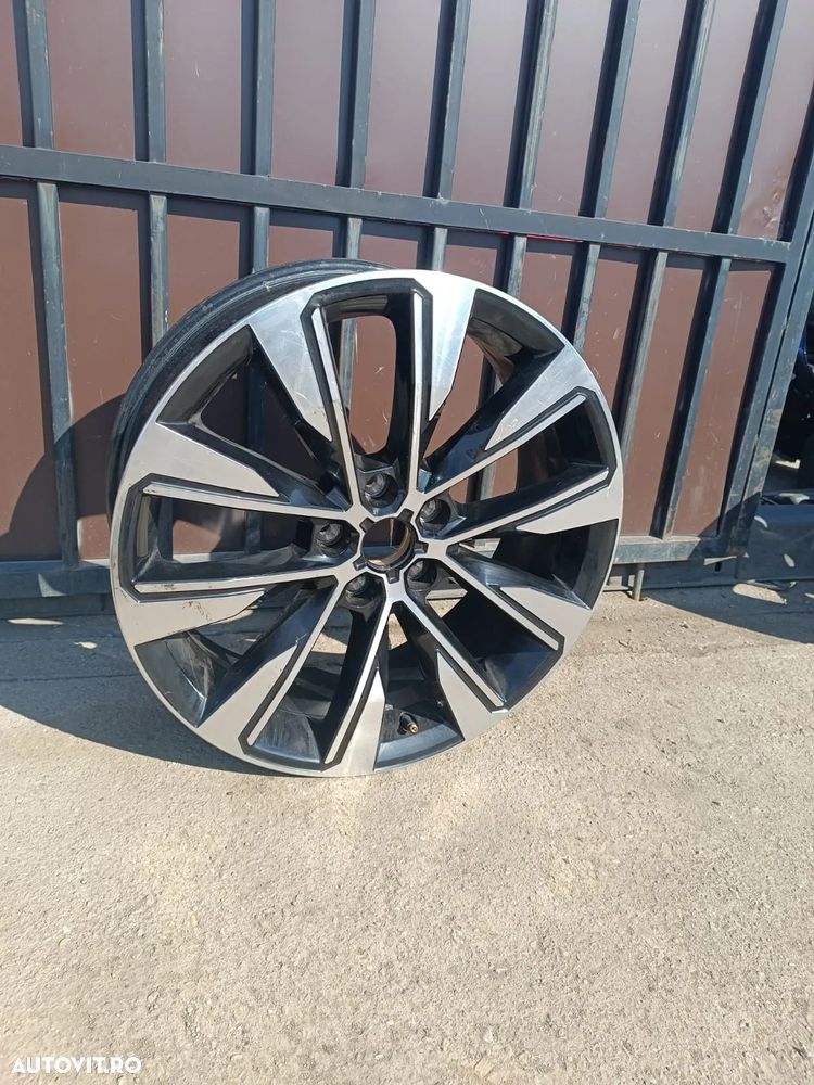 JANTA  ALIAJ R19 Renault Austral - 14