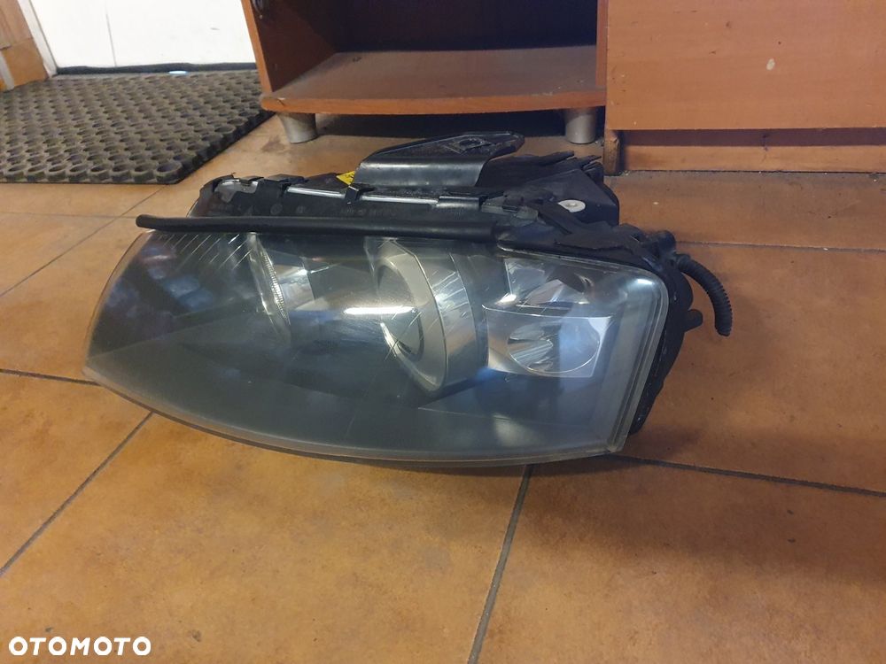 REFLEKTOR LEWY AUDI A3 8P XENON EUROPA - 2