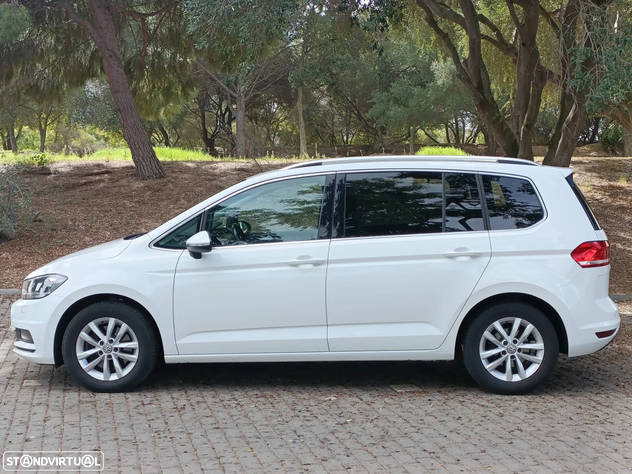 VW Touran 1.6 TDI Highline DSG - 2