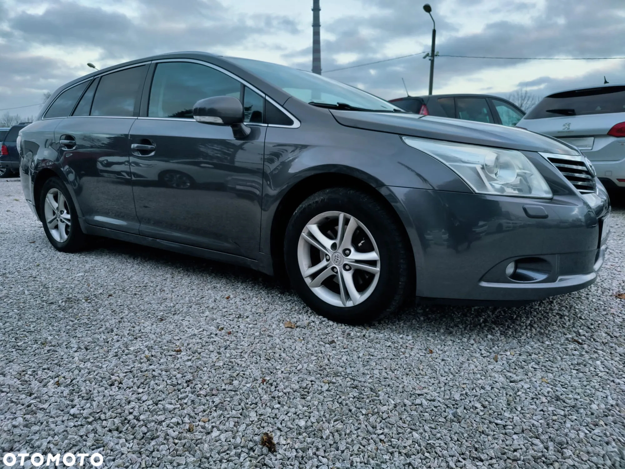 Toyota Avensis - 12