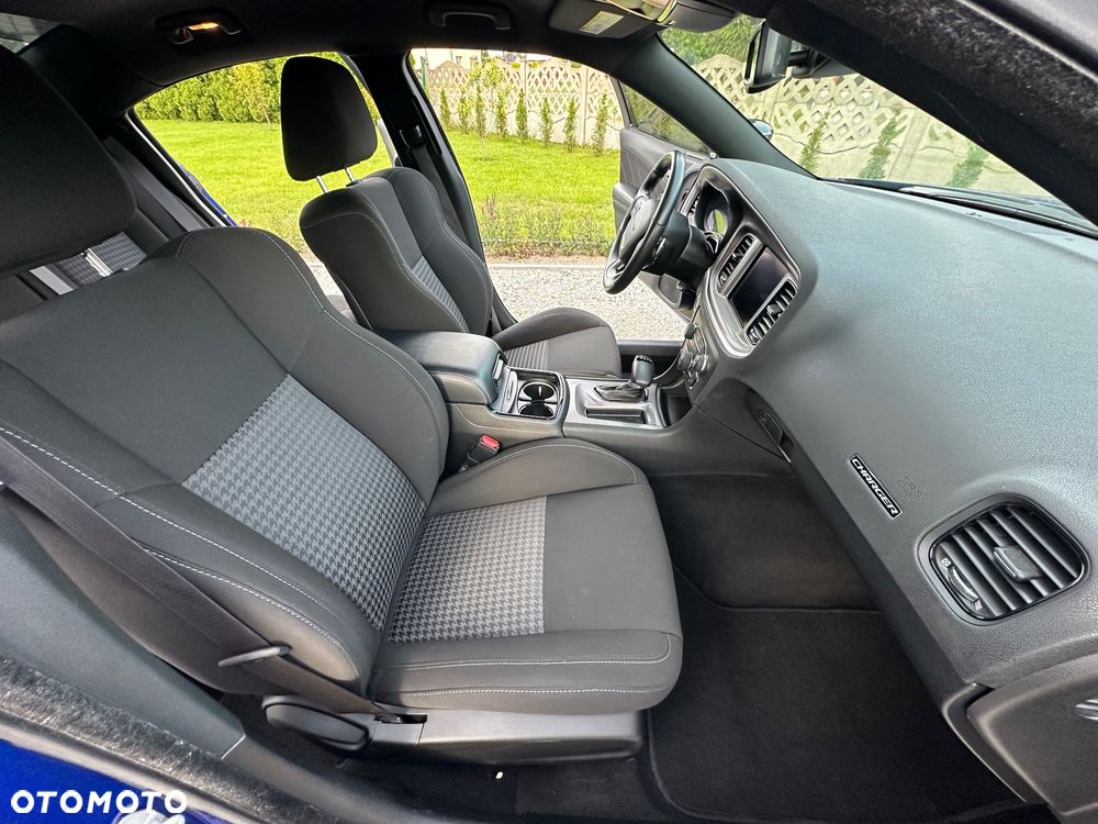 Dodge Charger 3.6 GT - 12
