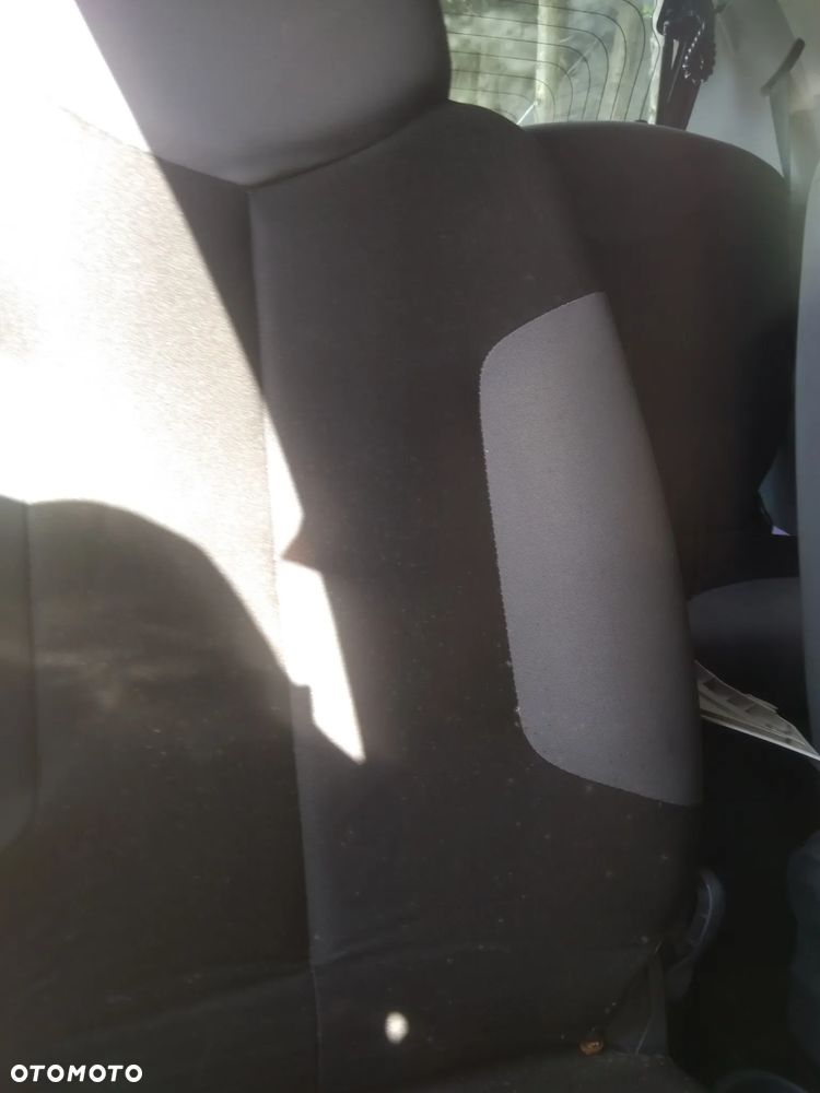 Auto na części - Peugeot 107 68 KM benzyna 2005 Silnik Skrzynia Drzwi Maska Klapa Błotnik Zderzak Lampa Szyba Klamka Lusterko Deska Kokpit - 5
