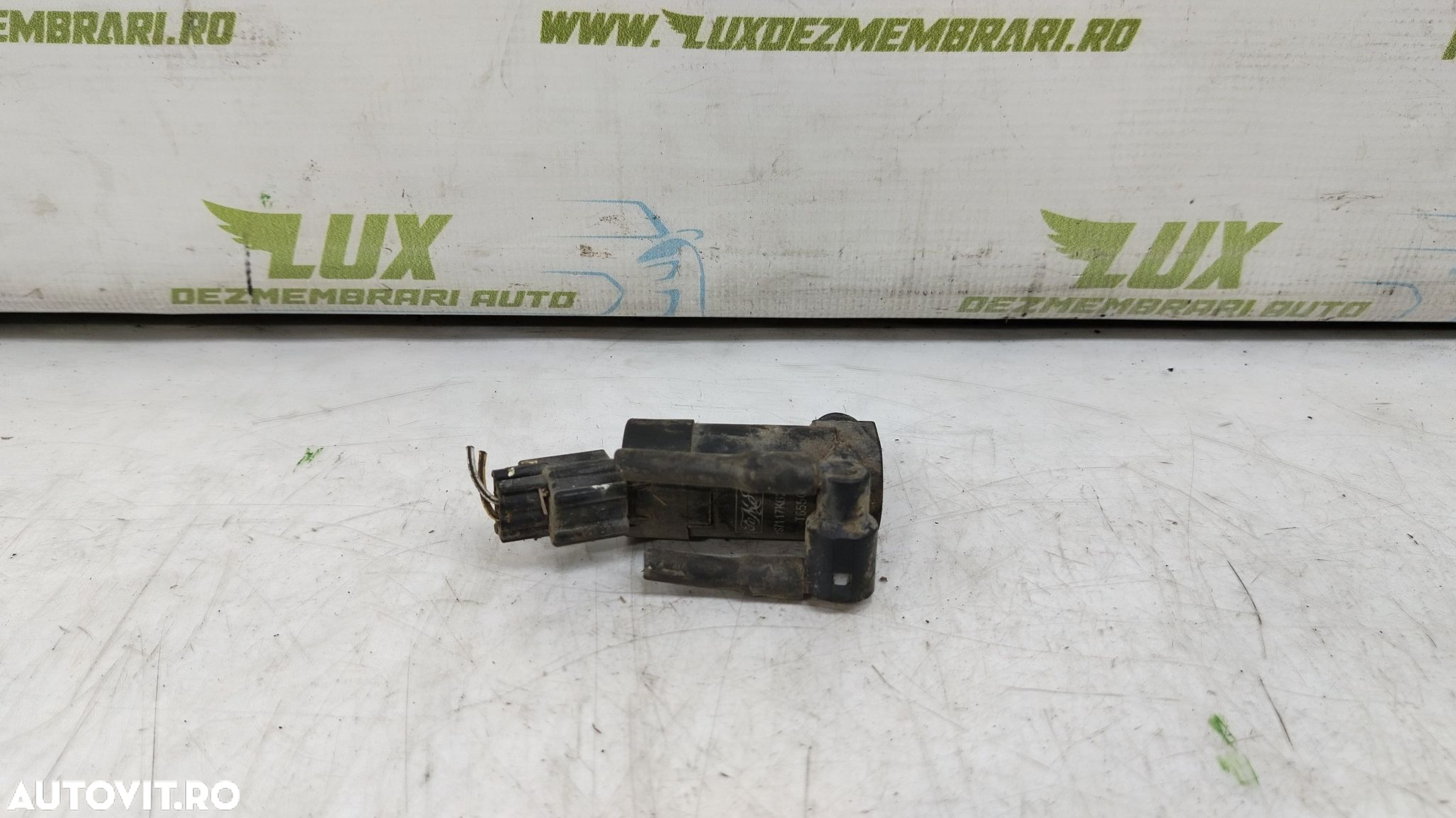 Pompa vas lichid parbriz 1s71-17k624-fe Ford C-Max 1 [2003 - 2007] - 2