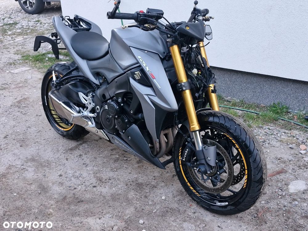 Suzuki GSX - 7