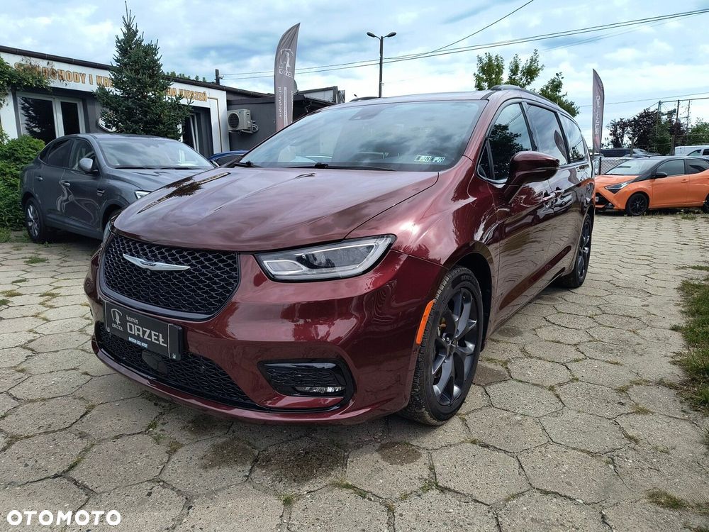 Chrysler Pacifica - 1