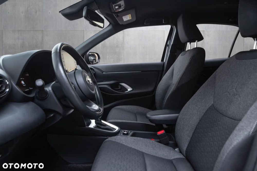 Toyota Yaris Cross Hybrid 1.5 Active - 24