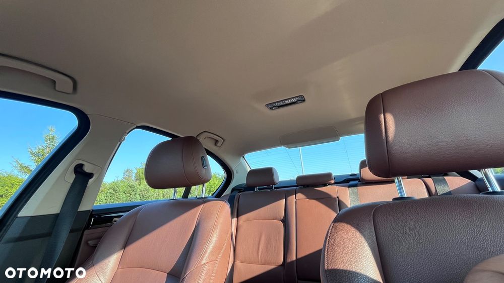 BMW Seria 5 520d xDrive Luxury Line - 38