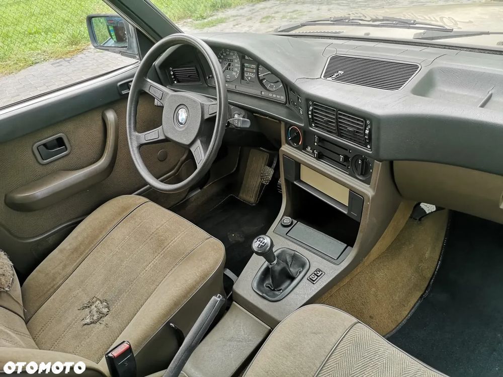 BMW Seria 5 525 - 22
