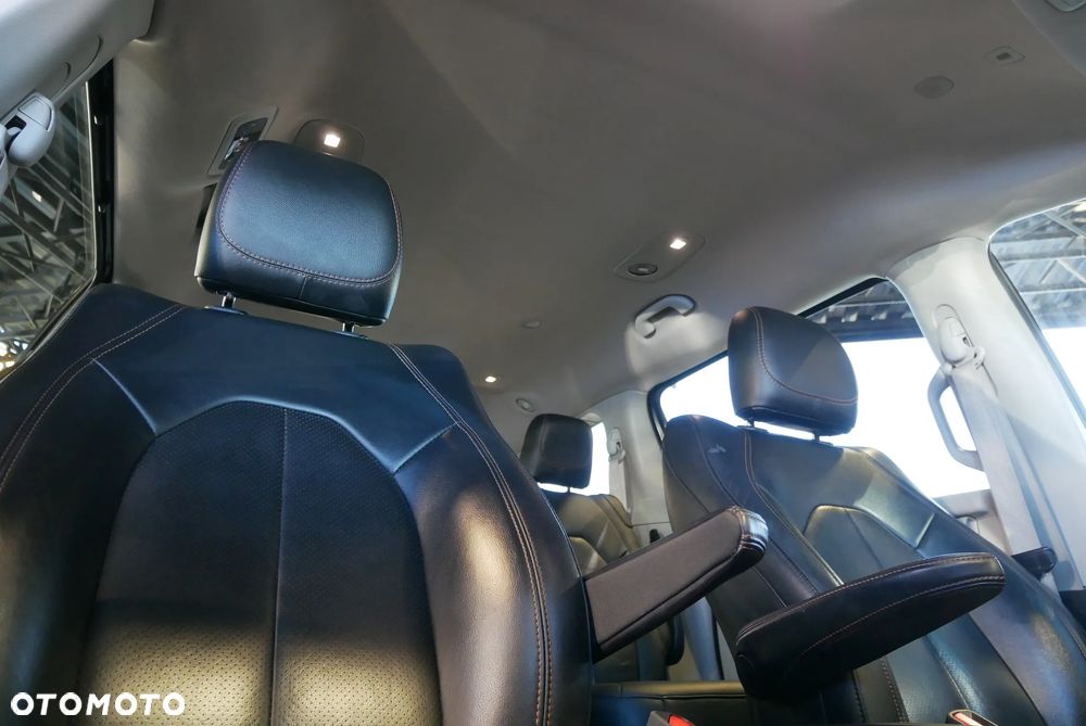 Chrysler Pacifica - 30